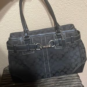 vintage black coach bag.